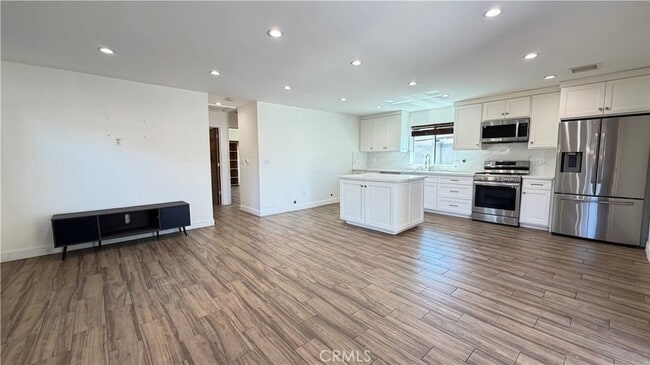 Building Photo - 7257 Wilbur Ave