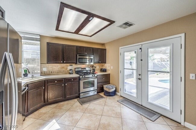 Building Photo - 1918 Pintura Cir