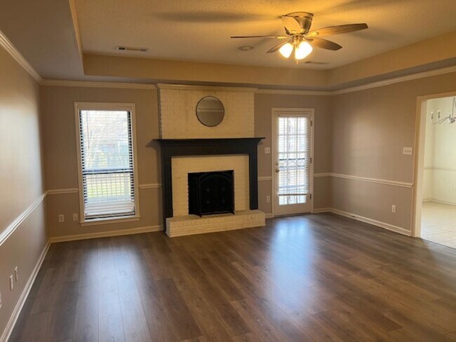 Foto del edificio - 290 Rose Trellis Rd