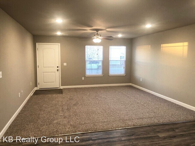 Foto del edificio - 3 br, 2 bath House - 8230 SW 1st St