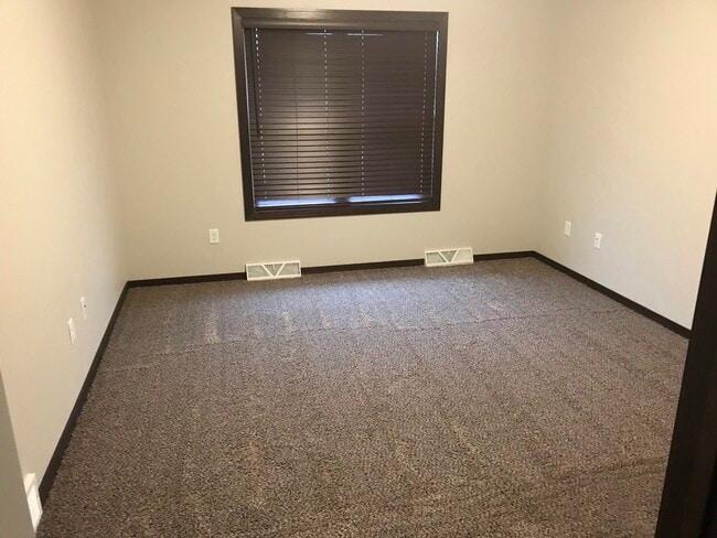 Building Photo - 1490 Arctic Ct