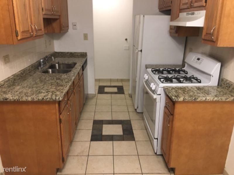 Primary Photo - 187 Pickwick Dr