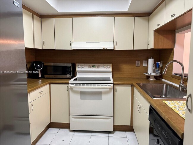 Building Photo - 12455 SW 93rd Terrace