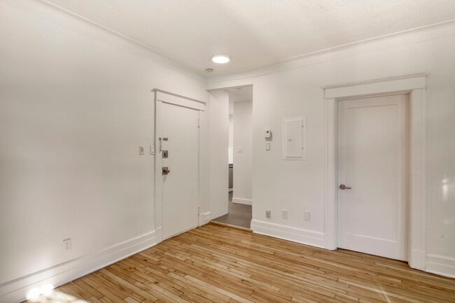 Photo du bâtiment - 6885-6891 Sherbrooke west