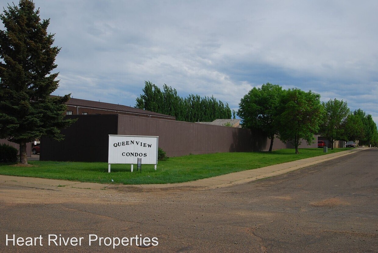 Foto principal - 665 23rd St W