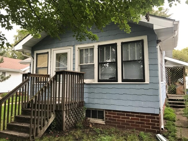 Building Photo - 1531 Wilson Ave