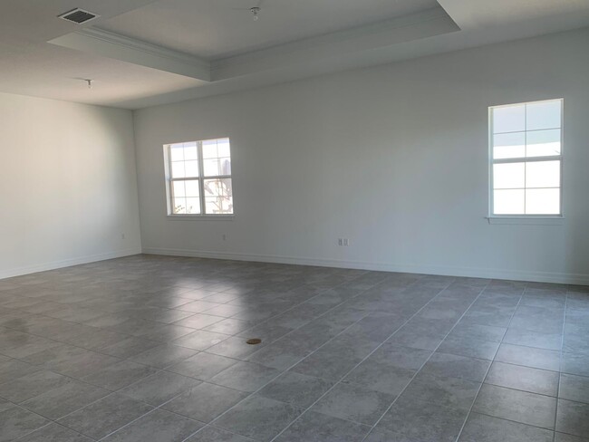 Building Photo - 10377 Northbrook Cir