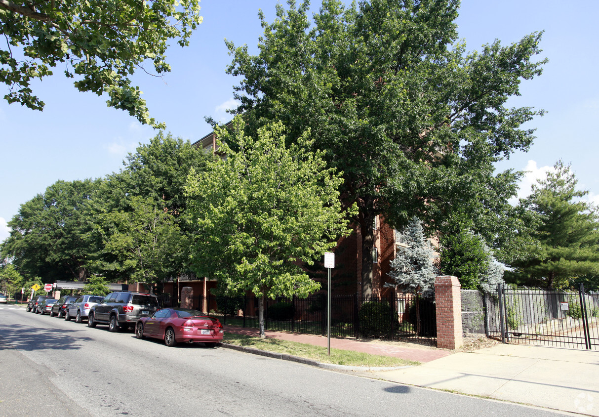 Building Photo - Capitol Hill Towers Adult Community