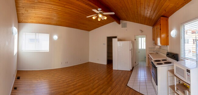 Building Photo - 409 8th St