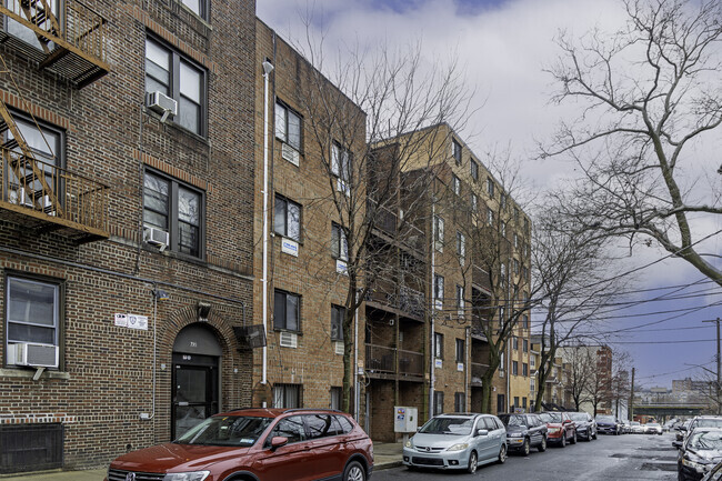 Building Photo - 555 Mclean Ave