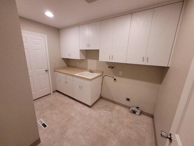 Foto del edificio - 815 Haas Ln SE