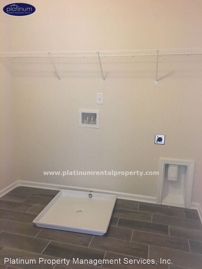 Building Photo - 5 br, 4.5 bath House - 2398 Calistoga Ct