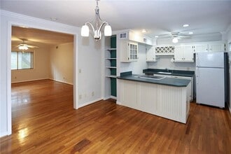 Building Photo - 115 Biscayne Dr NW