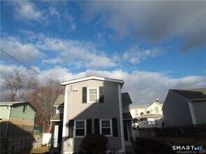 Building Photo - 21 Cove Ave