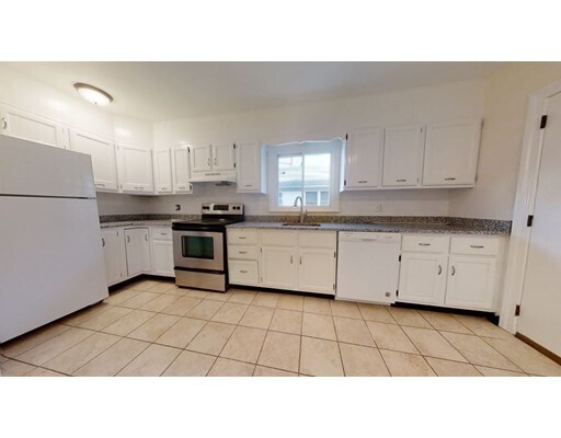 Building Photo - 14 Rockland St