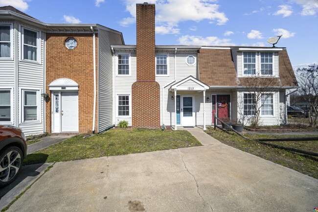 Building Photo - 1213 Basswood Ct