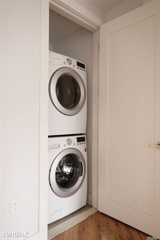 Foto del edificio - 1 br, 1 bath  - 1666 Dean St