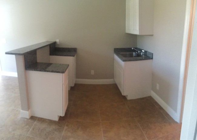 Kitchen - 6682 5th Ave N