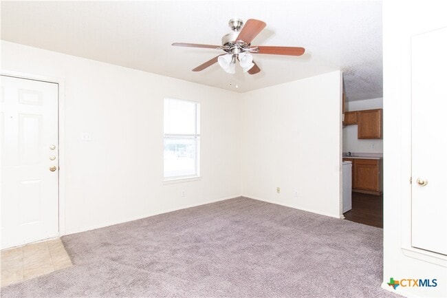 Building Photo - 2014 Cedarhill Dr