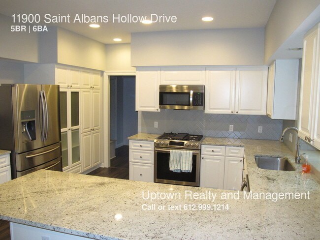 Building Photo - 11900 Saint Albans Hollow Dr