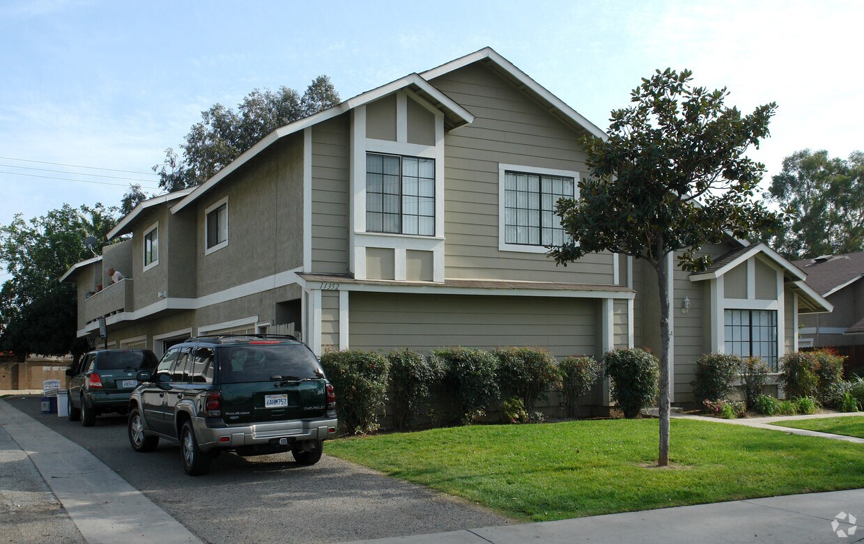Building Photo - 11358 Magnolia Ave