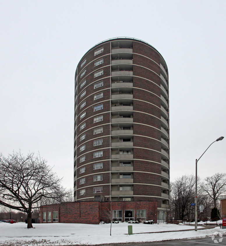 Primary Photo - Woodland Acres South