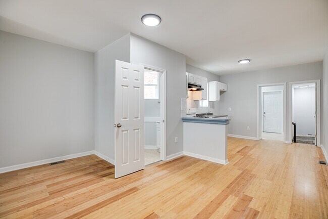 Foto del edificio - 5626 Lansdowne Ave