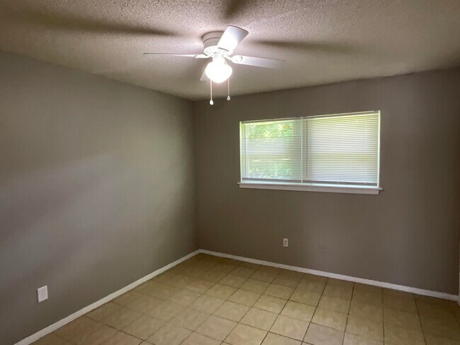 Foto del edificio - 4455 Macon Rd