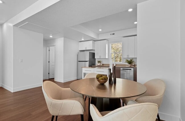 Kitchen Nook - Nova by Lotus