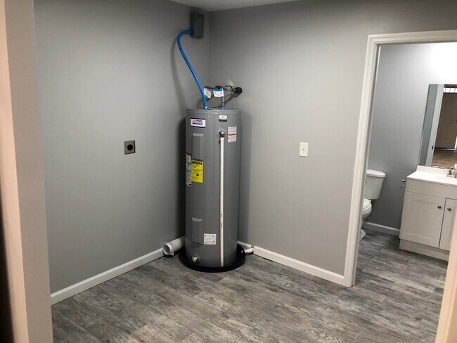 Building Photo - 107 Magnolia Ave