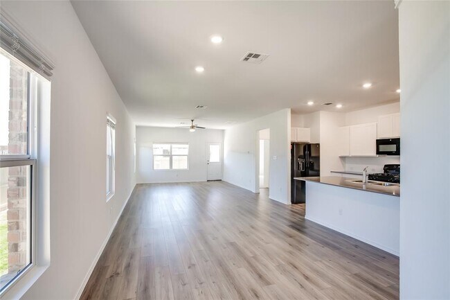 Building Photo - 108 Allegro Dr