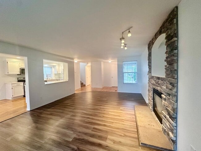 Foto del edificio - Spacious 4 bedroom - Ready Now