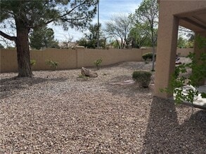 Building Photo - 10101 Hemet Dr