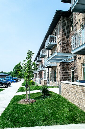 Foto principal - 6460 Merle Hay Rd