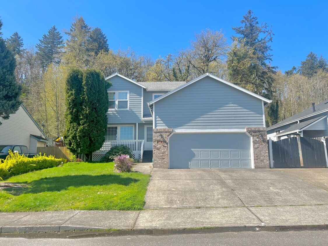 Foto principal - FANTASTIC POWELL BUTTE HOME!! GREAT LAYOUT...
