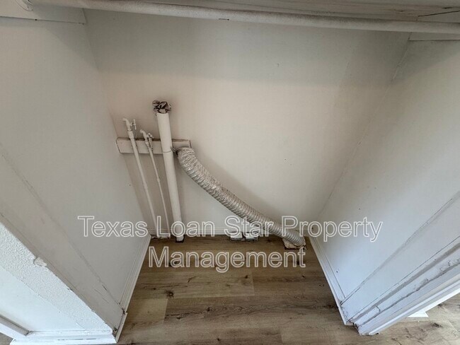Foto del edificio - 601 N Franklin Ave