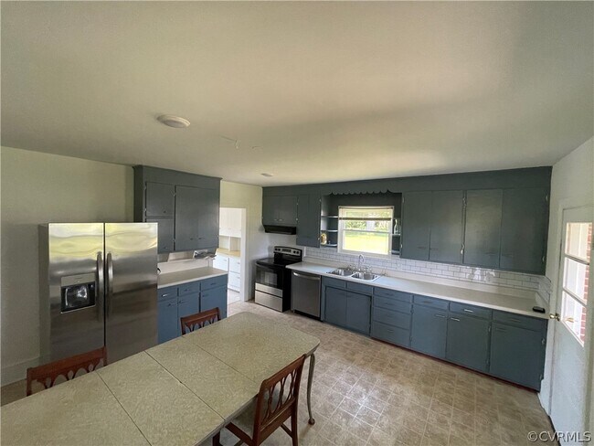 Building Photo - 16330 Genito Rd