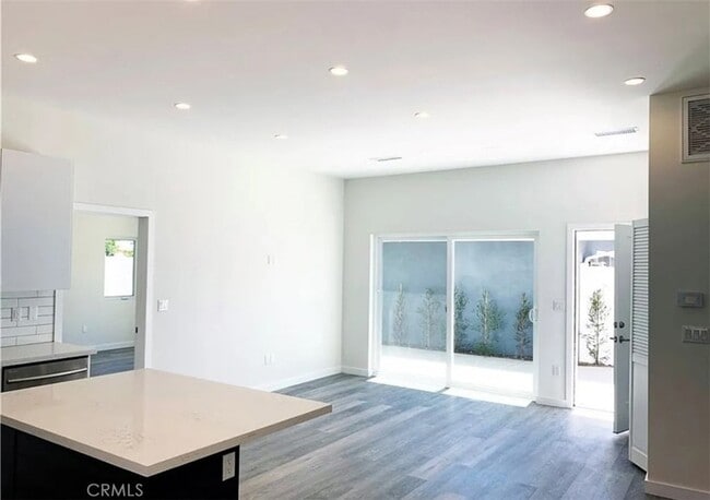 Foto del edificio - 17217 Kittridge St