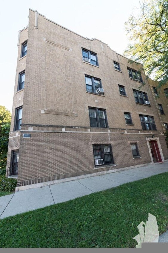 Primary Photo - 1 bedroom in Chicago IL 60625