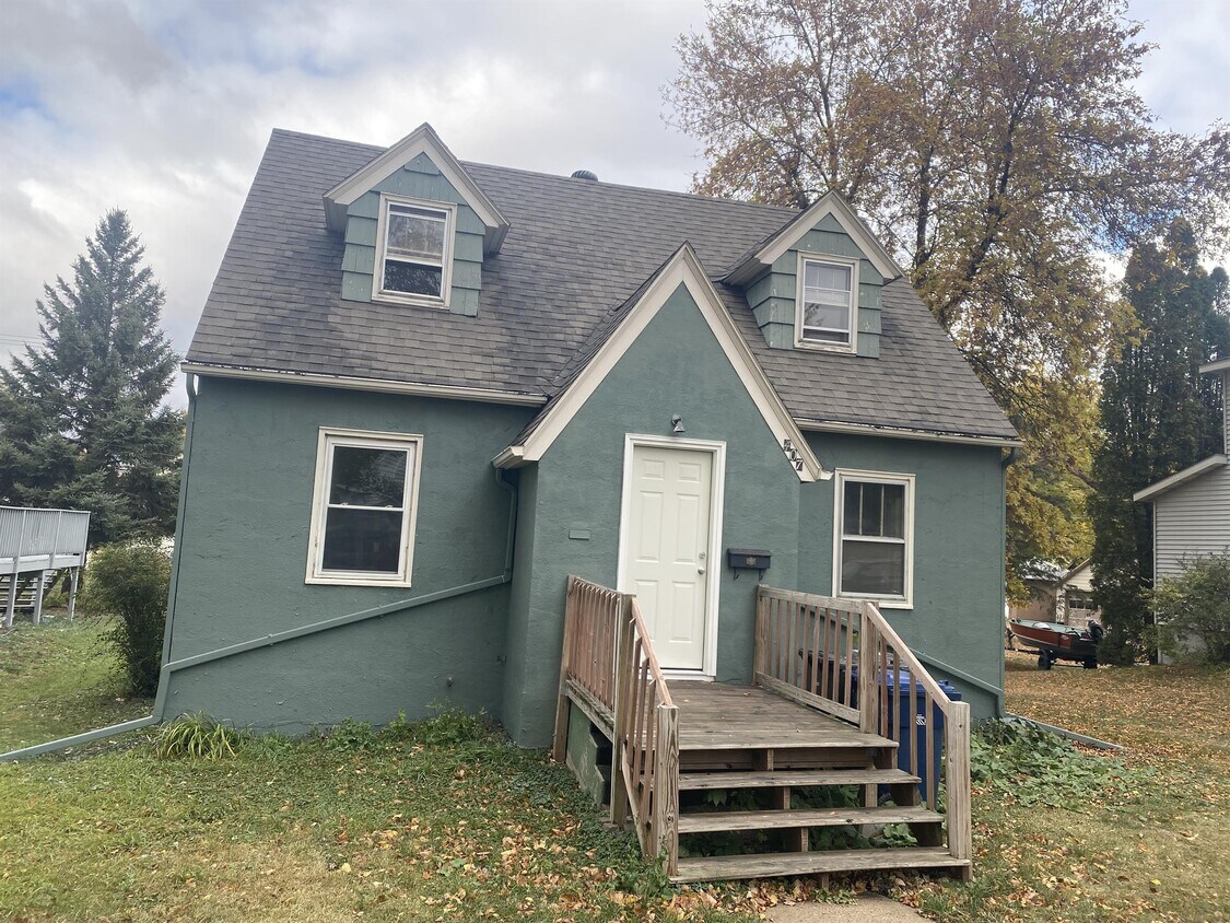 407 E Vasa Ave, Fergus Falls, MN 56537 House Rental in Fergus Falls