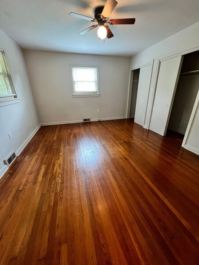 Foto del edificio - 3BD/ 2BA in Bellview Estates
