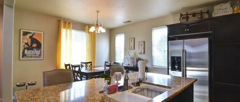 Foto del edificio - 1886 N Highland Ave