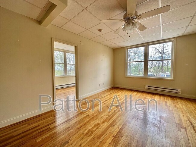 Foto del edificio - 43 Ravenscroft Dr