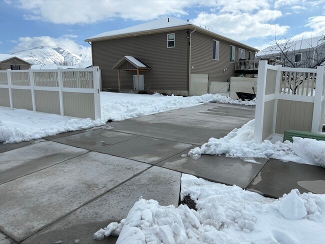 Separate entrance from main house with second driveway. - 2817 S 1150 W