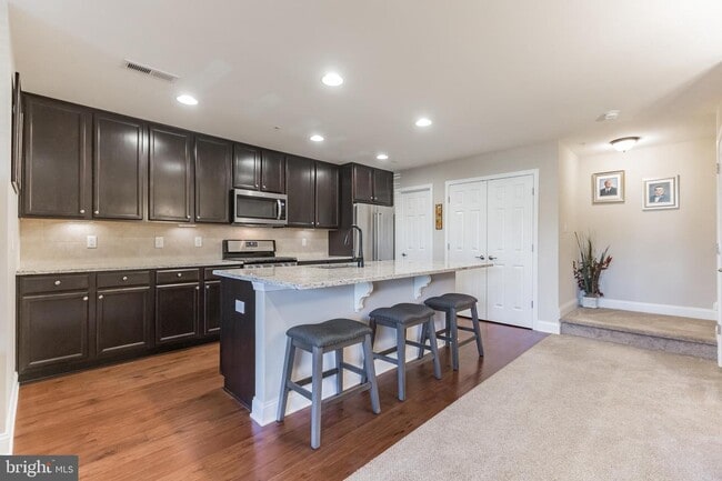Building Photo - 1206 Lexington Mews