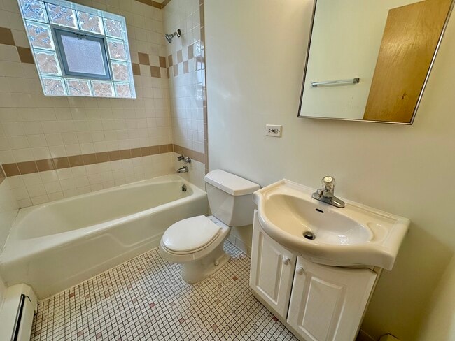 Foto del edificio - 7845 W Lawrence Ave