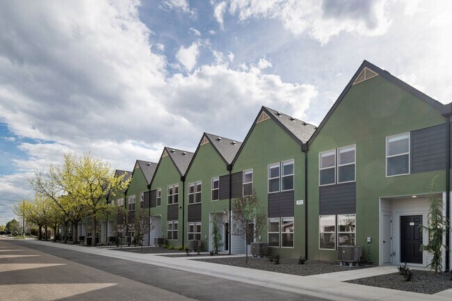Building Photo - 3918 S Brian Ave Caldwell