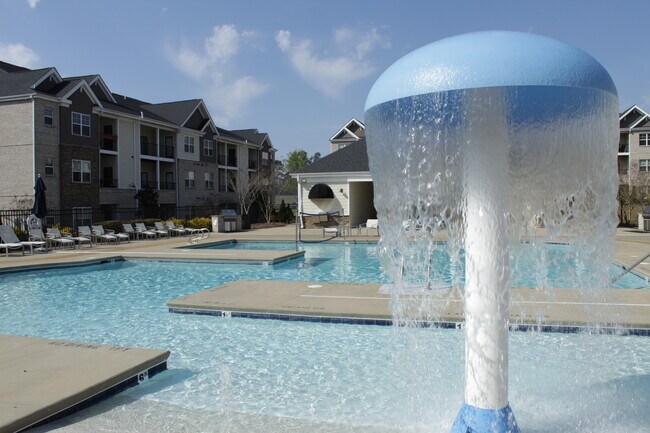 Piscina espectacular en West End, en Fayetteville en Fayetteville, Carolina del Norte - West End at Fayetteville