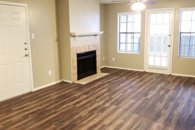 Foto del edificio - Woodcrest Apartments