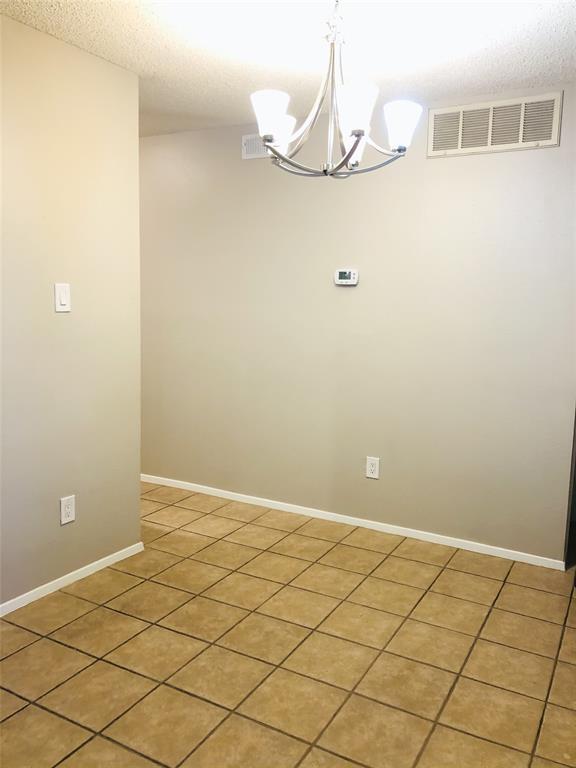 Building Photo - 6910 Hart Ln